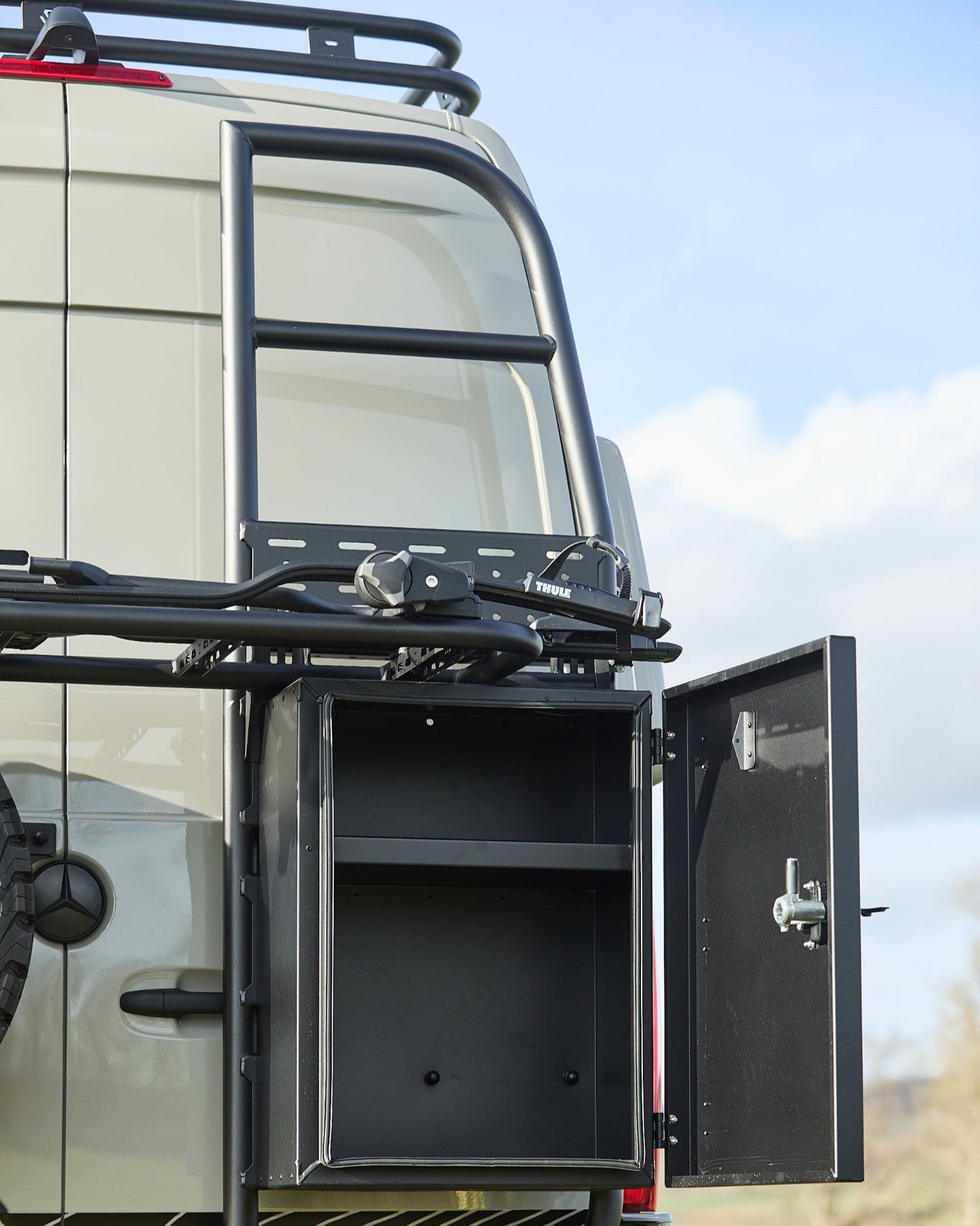 Cargo Box 700