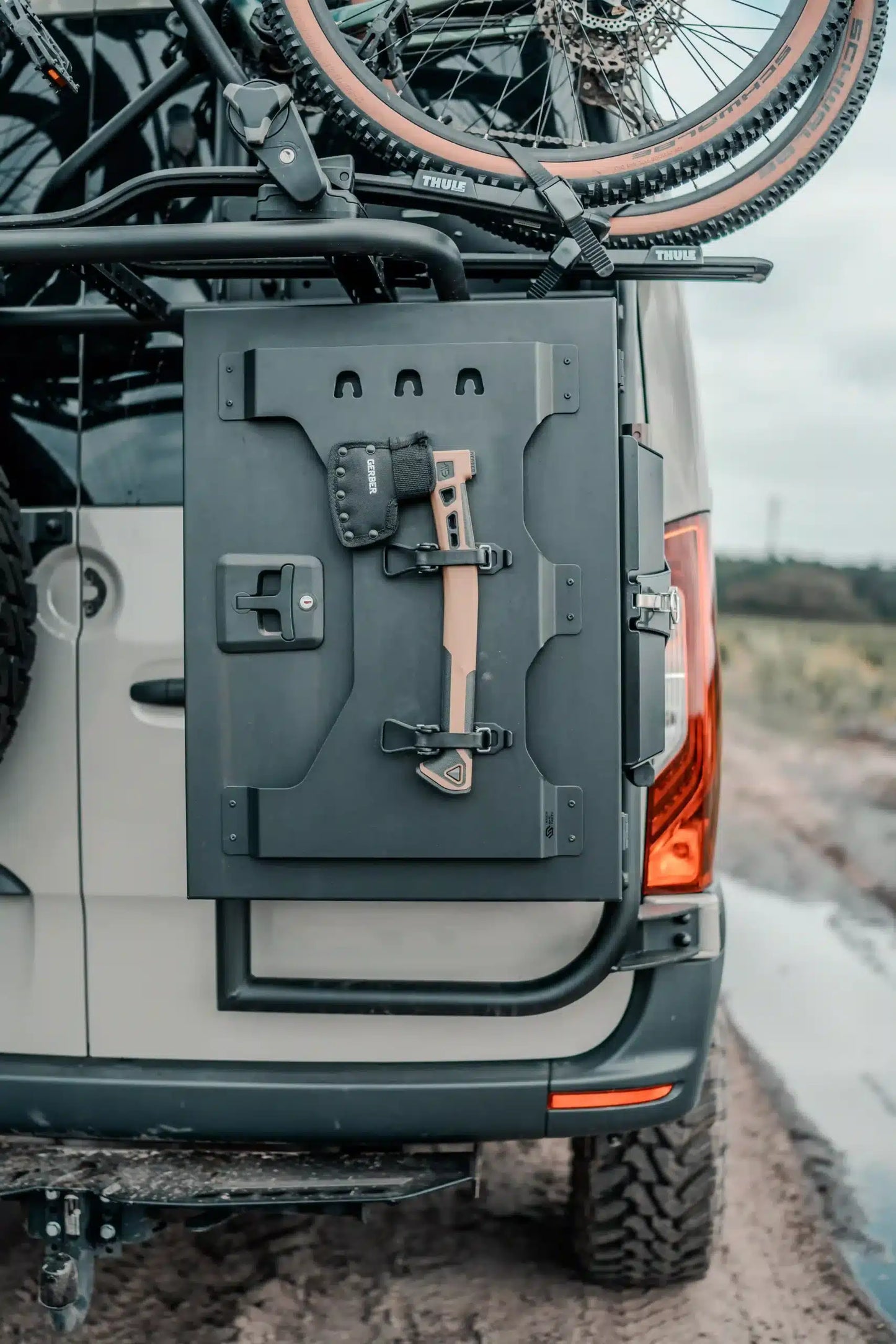 Cargo Box 700