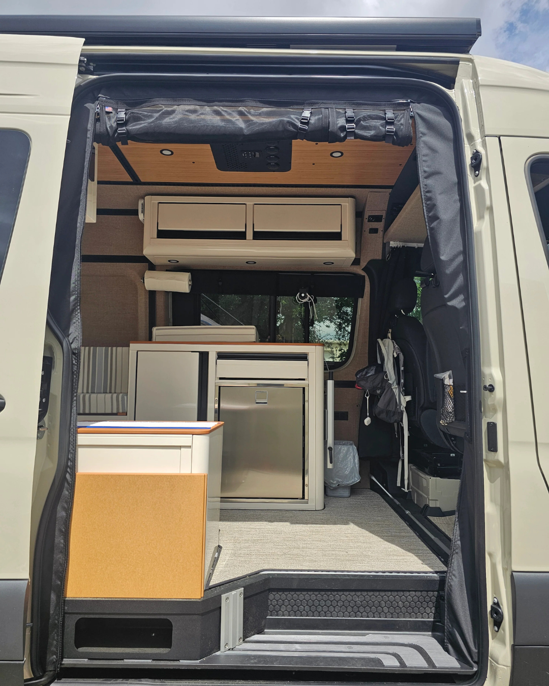 Mercedes Sprinter 2025+ Sliding Door Bug Screen